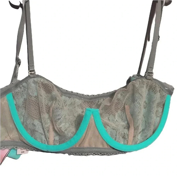 NWT VS Lace Detachable Straps Unlined Bralette - Picture 6 of 6